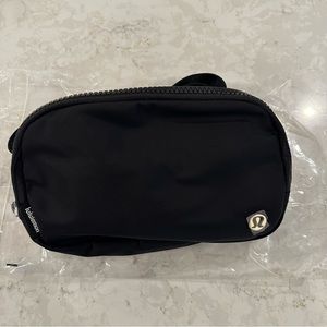 NWT Lululemon Everywhere Belt Bag